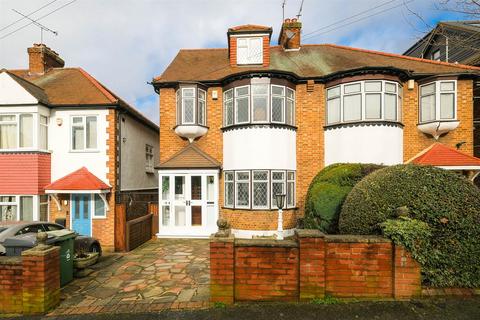 4 bedroom semi-detached house for sale - Brindwood Road, Chingford