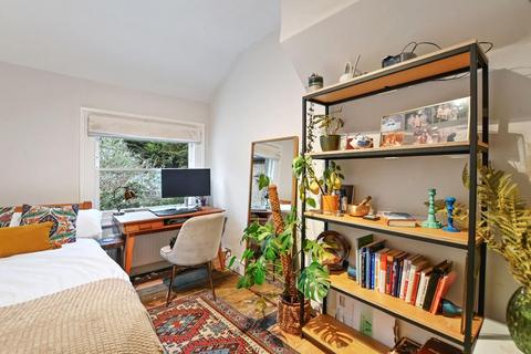 30 Lucas Road, London, SE20 7EE