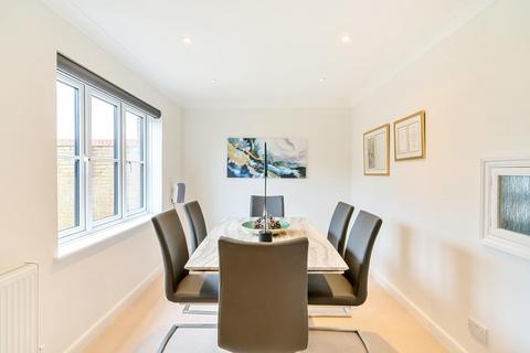 14 Griffin Road, Thame, OX9 3LB