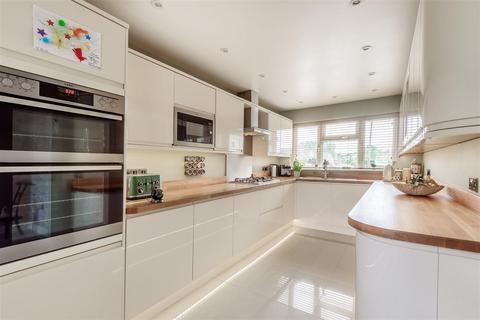 4 bedroom detached house for sale, Seven Acres Road, Preston, Weymouth