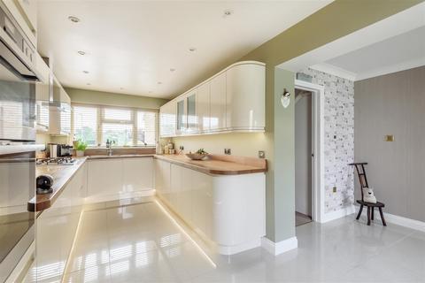 4 bedroom detached house for sale, Seven Acres Road, Preston, Weymouth