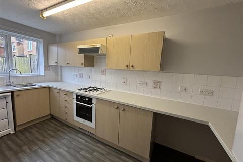 11 Cherryfields, Gillingham, SP8 4TJ