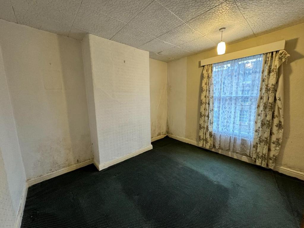 Bedroom One.jpg