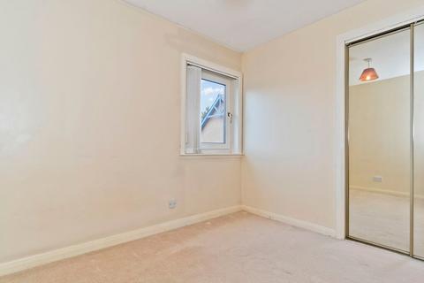16 Eskview Grove, Dalkeith, EH22 1JW