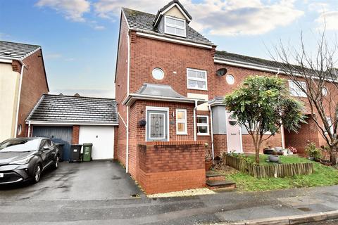 4 bedroom end of terrace house for sale, Turnpike Lane, Redditch