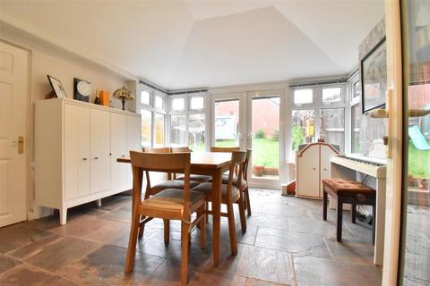 4 bedroom end of terrace house for sale, Turnpike Lane, Redditch