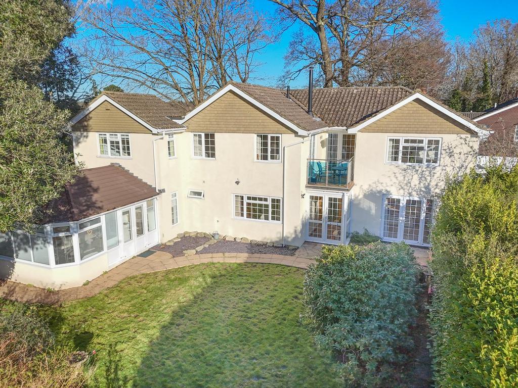 Wingfield Avenue, Highcliffe, BH23 6 bed detached house for sale £975,000