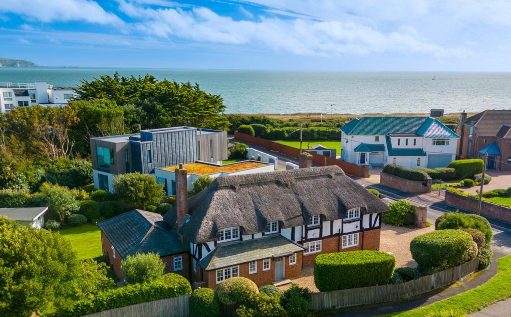 De La Warr Road, Milford On Sea, SO41 5 bed detached house for sale £