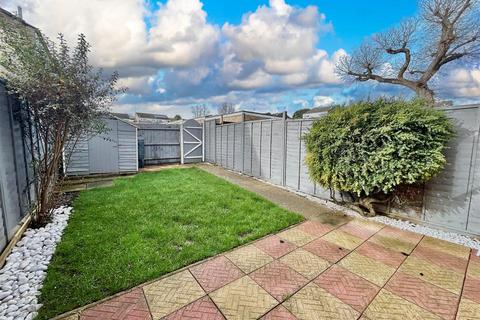 41 Neath Drive, Ipswich, IP2 9TA