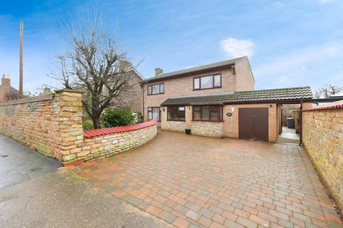 3 bedroom detached house for sale, Middle Street, Lincoln LN4