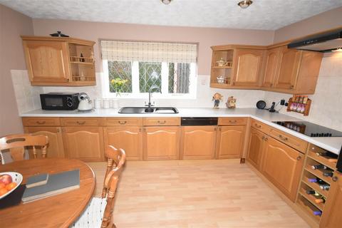 4 bedroom detached house for sale, Poplar Close, Sutton-On-Trent, Newark