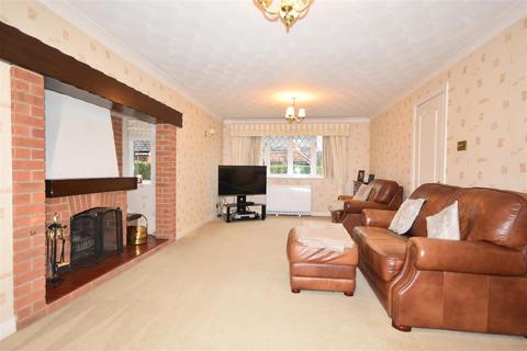 4 bedroom detached house for sale, Poplar Close, Sutton-On-Trent, Newark