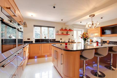 4 bedroom detached house for sale - Sway Road, New Milton, BH25