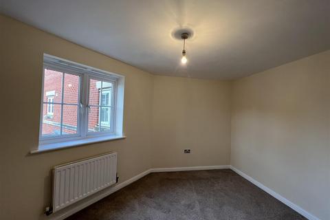 2 bedroom property to rent, 14 Willowbrook Walk, Stoke-On-Trent, ST6 8GN