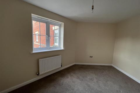 2 bedroom property to rent, 14 Willowbrook Walk, Stoke-On-Trent, ST6 8GN