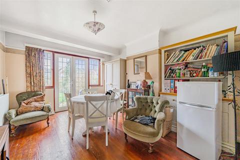 285 Raeburn Avenue, Surbiton, KT5 9DF