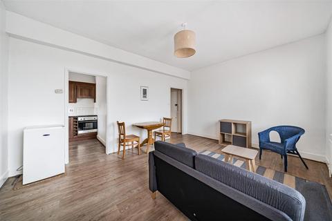1 bedroom apartment for sale, Uxbridge Road, Kingston Upon Thames
