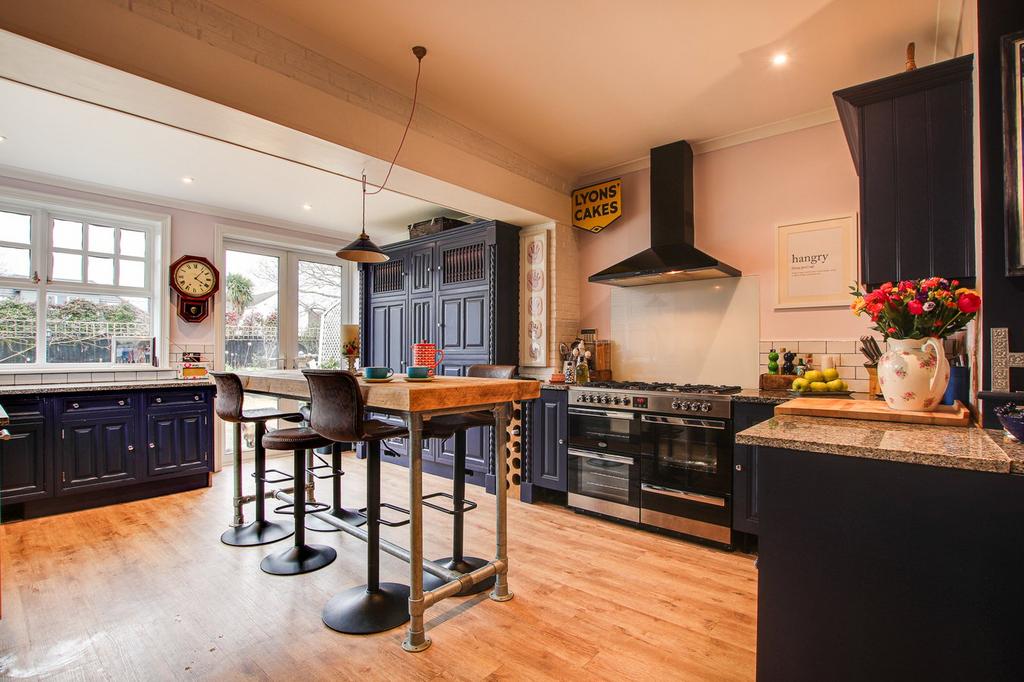 Barton Court Avenue, Barton on Sea... 6 bed detached house for sale £