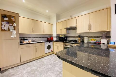2 bedroom flat to rent - Clifton Road, London