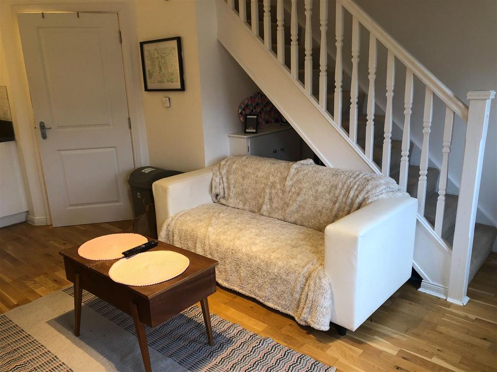 Spey Avenue, Inverness IV2 1 bed semidetached house £695 pcm (£160 pw)