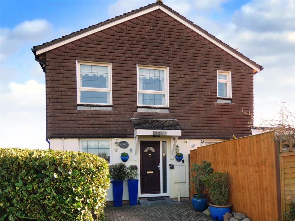 Admirals Walk, Littlehampton BN17 3 bed detached house for sale £365,000