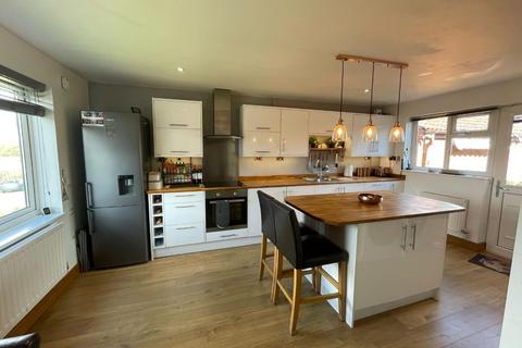 3 bedroom detached house for sale, James Orchard, Berkeley