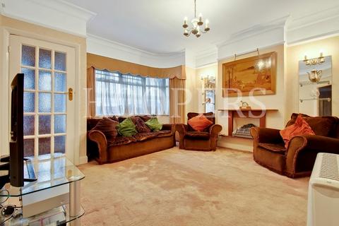 2 bedroom semi-detached bungalow for sale, Kinloch Drive, London, NW9