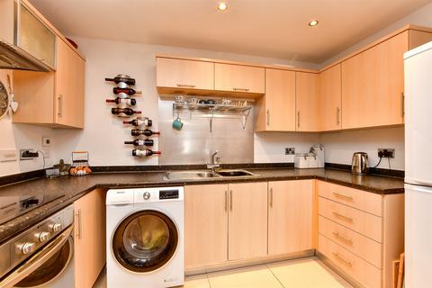 2 bedroom flat for sale, Rockwell Court, Tovil, Maidstone, Kent