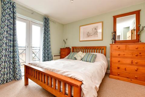 2 bedroom flat for sale, Rockwell Court, Tovil, Maidstone, Kent