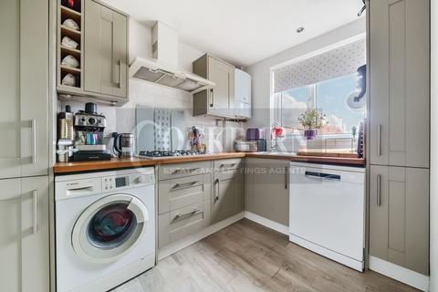81 Green Lane, London, SE9 2AW