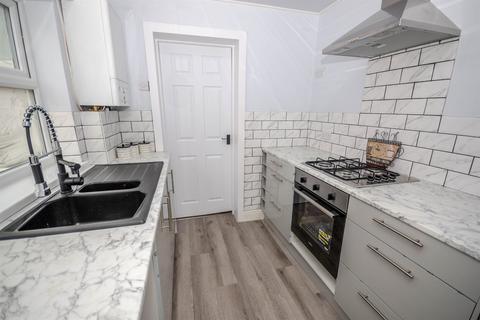 2 bedroom flat for sale, Alverthorpe Street, South Shields