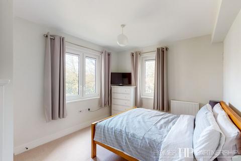 2 bedroom flat for sale, West Green Drive, Crawley RH11