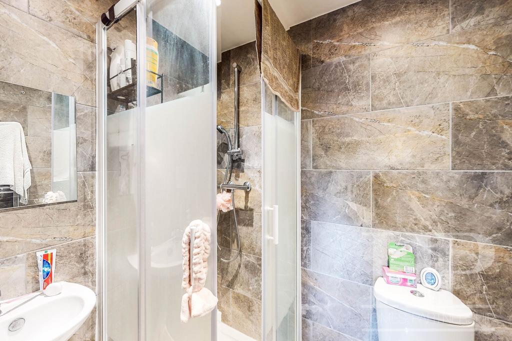 En suite shower room