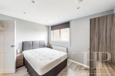 1 Abbotsfield Road, Ifield, Crawley, RH11 0QT