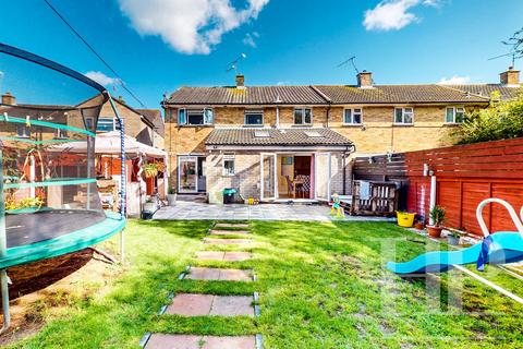 4 bedroom end of terrace house for sale, Crawley, Crawley RH10