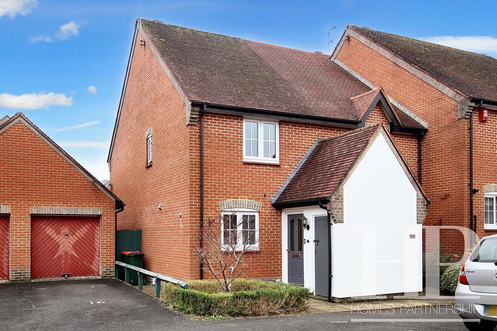 Maidenbower, Crawley RH10 2 bed end of terrace house for sale £385,000