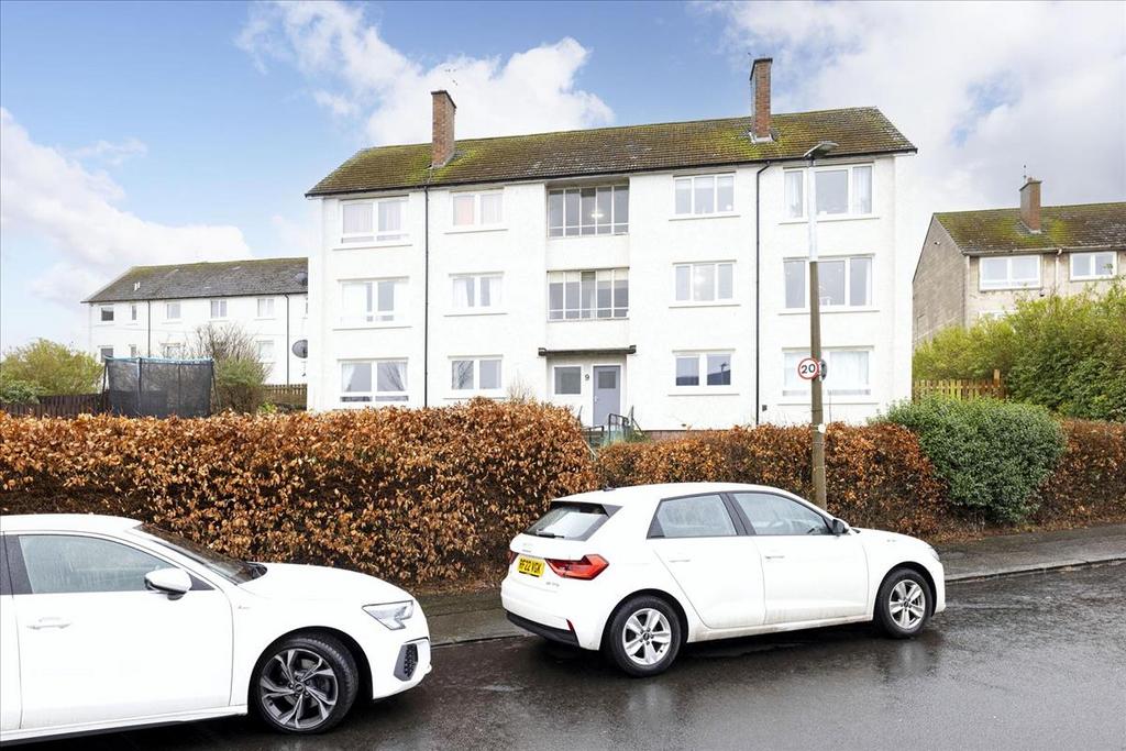 9 Flat 4 Oxgangs Farm Drive... 2 bed flat for sale £160,000