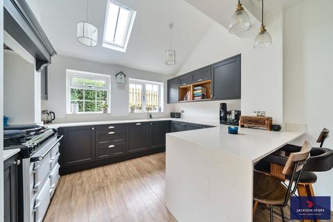 30 Willow Lane, Great Houghton, Northampton, NN4 7AW