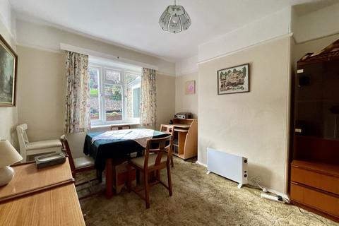 49 Cowick Hill, Exeter, EX2 9NQ