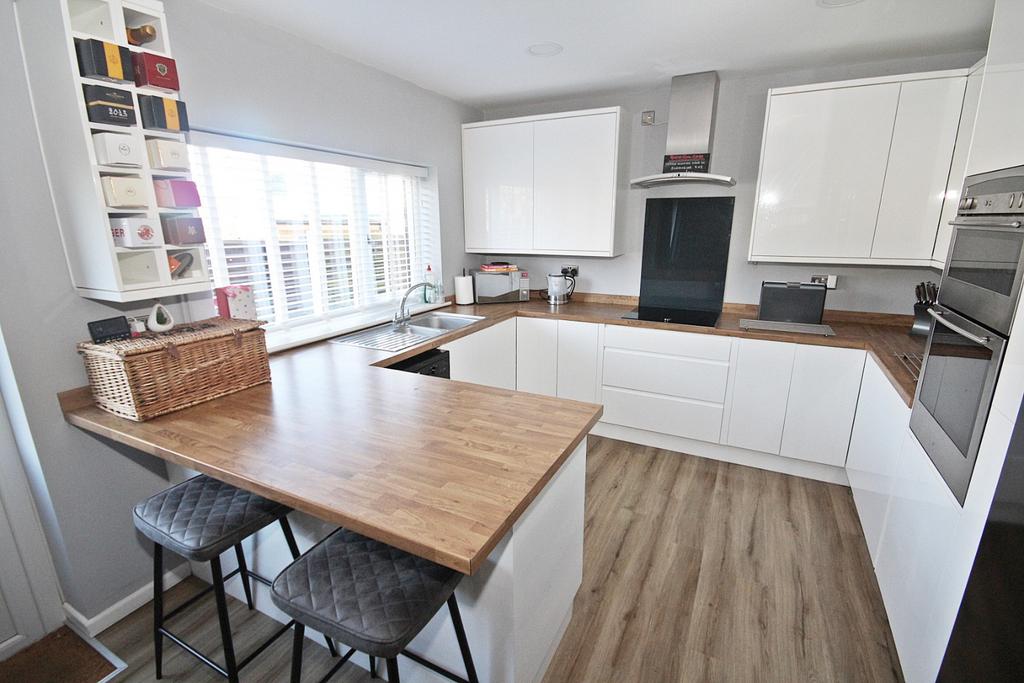 Glebe Avenue, Flitwick 5 bed detached house for sale £595,000