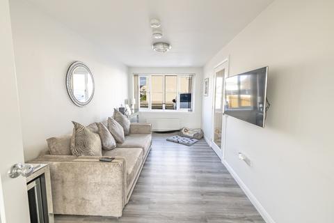 90 Orchard Way, Inchture, Perth, PH14 9RU