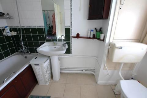 1 bedroom flat for sale, Firs House, Wood Green, London, N22