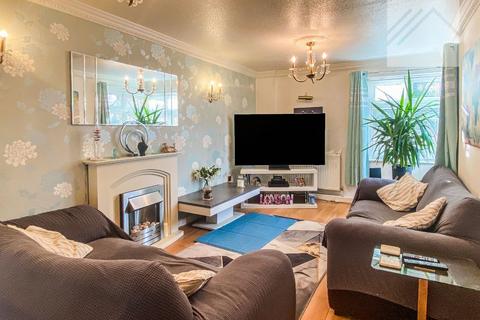 7 Kirby Close, Romford, RM3 9UE