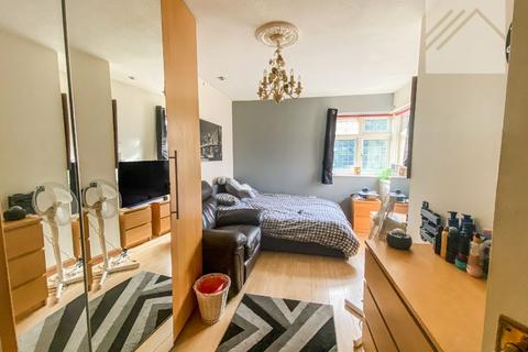 7 Kirby Close, Romford, RM3 9UE