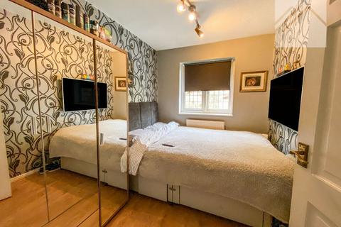 7 Kirby Close, Romford, RM3 9UE