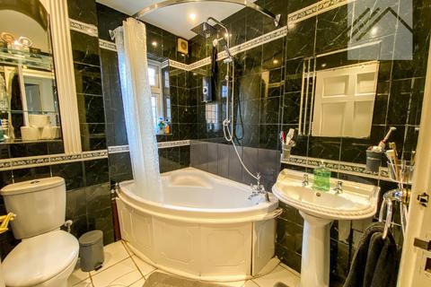 7 Kirby Close, Romford, RM3 9UE