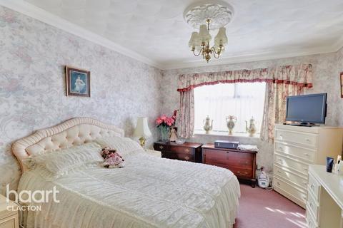 3 bedroom bungalow for sale, Oakmead Road, Clacton-On-Sea
