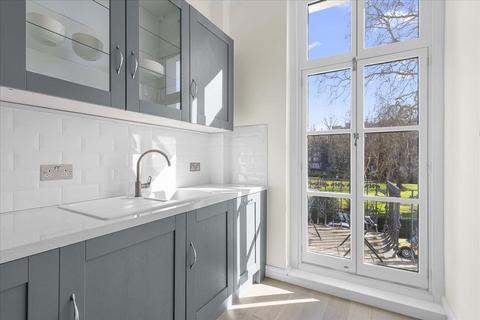 1 bedroom flat to rent, Royal Crescent, Holland Park, London, Royal Borough of Kensington and Chelsea, W11