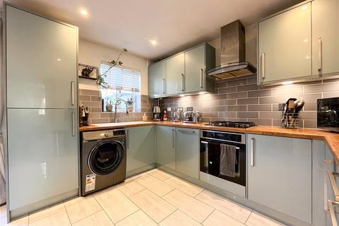 38 Bramble Drive, Westbury, BA13 3UY