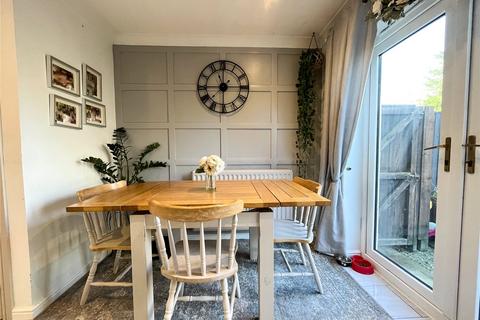 38 Bramble Drive, Westbury, BA13 3UY